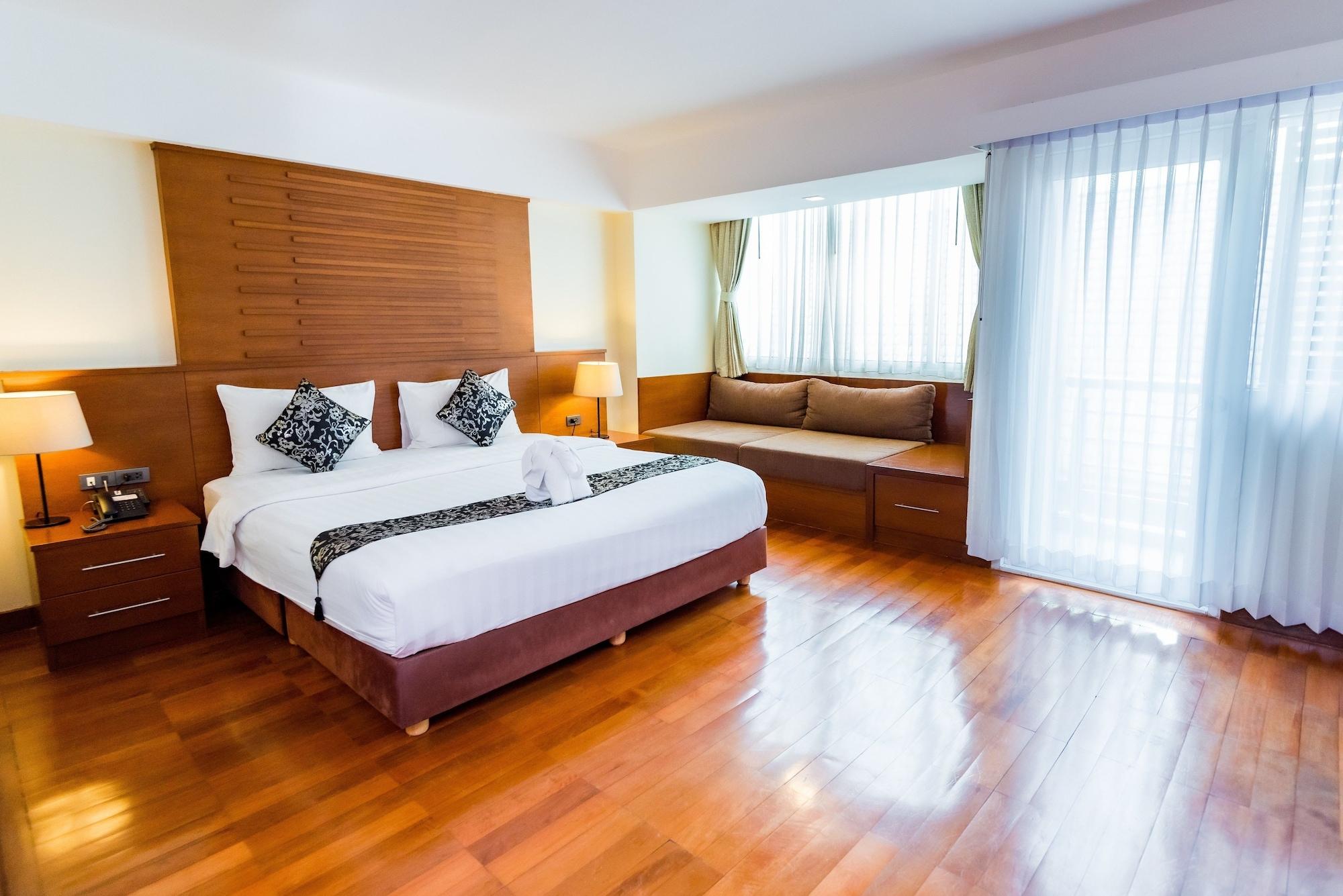 Bally Suite Sukhumvit Bangkok Exterior photo