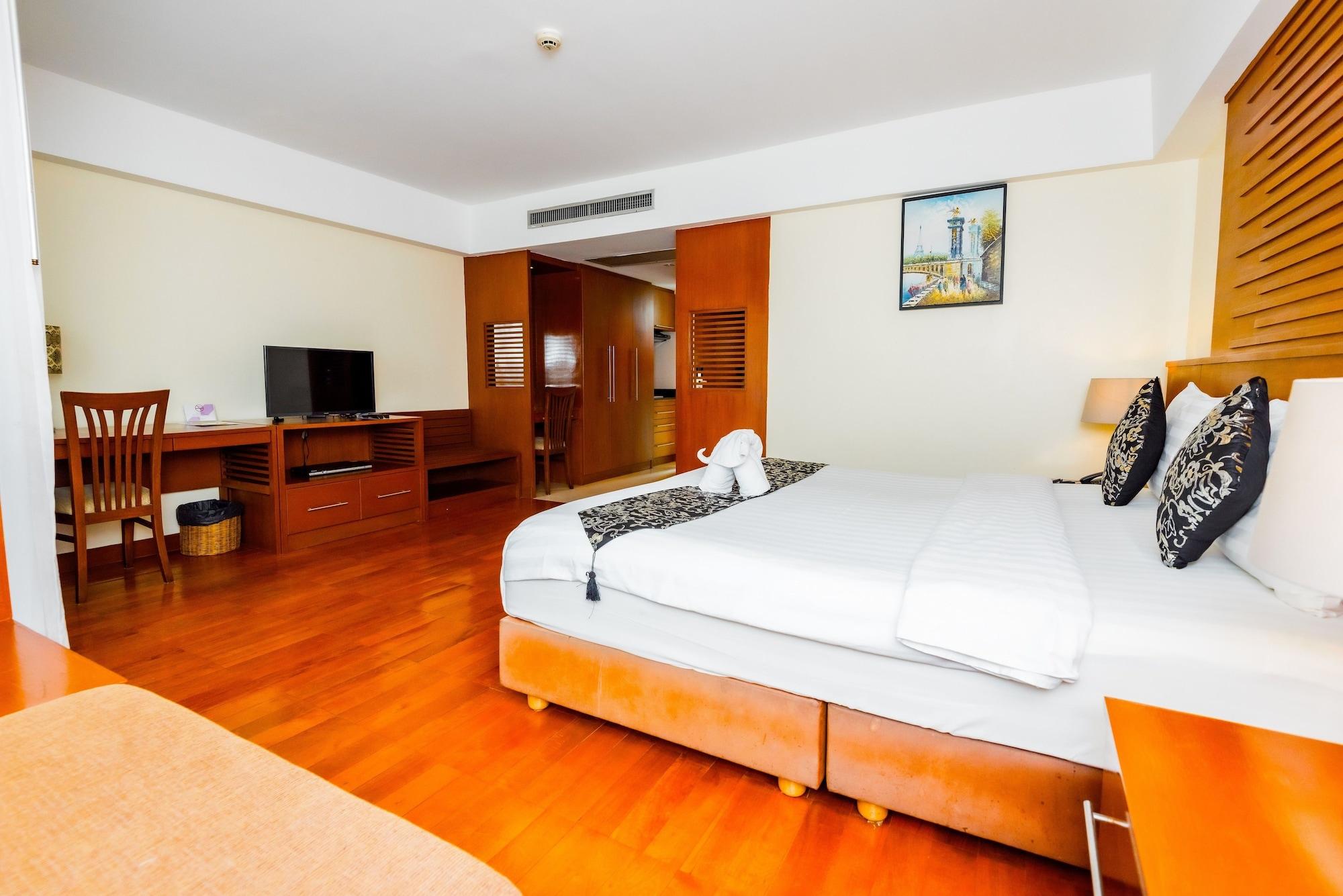 Bally Suite Sukhumvit Bangkok Exterior photo