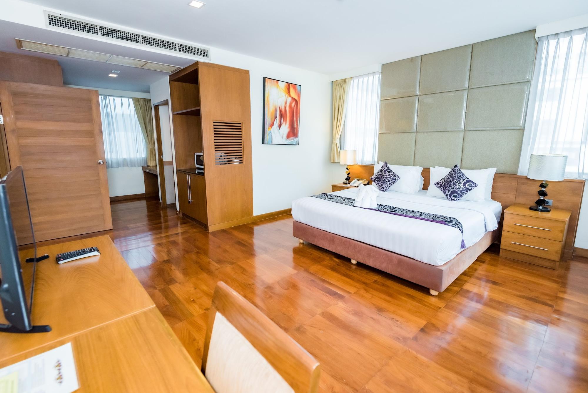 Bally Suite Sukhumvit Bangkok Exterior photo
