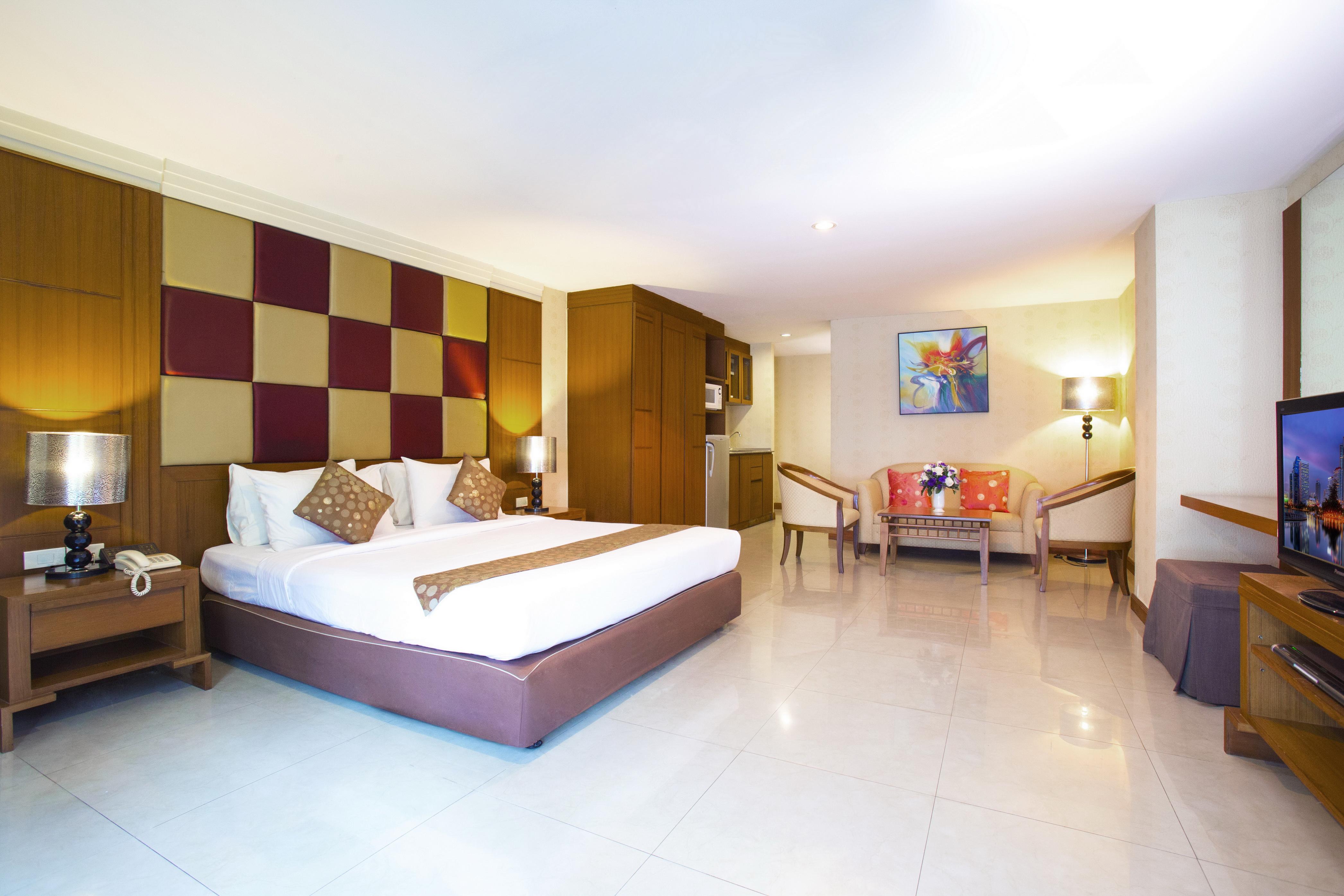 Bally Suite Sukhumvit Bangkok Exterior photo