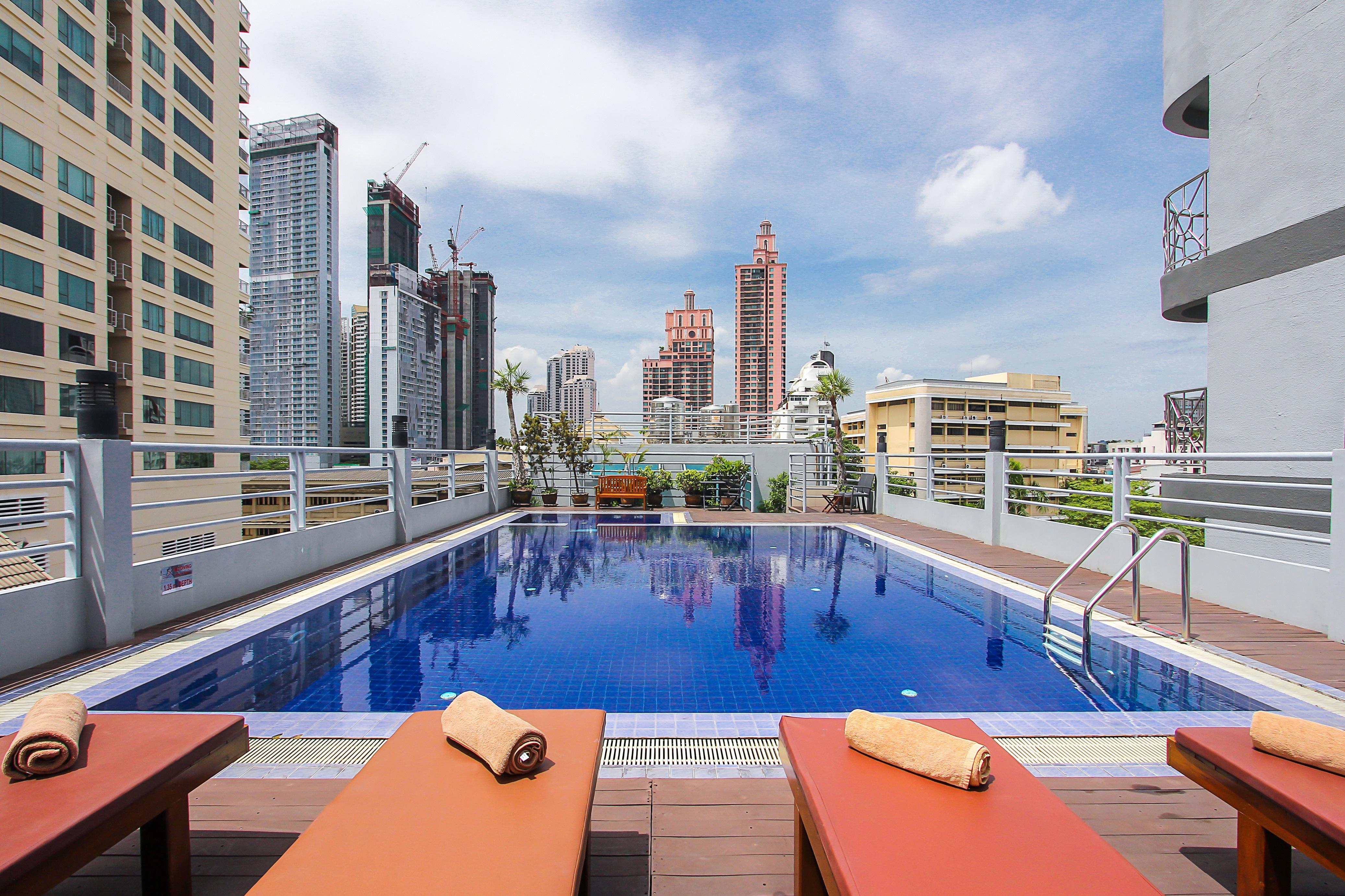 Bally Suite Sukhumvit Bangkok Exterior photo