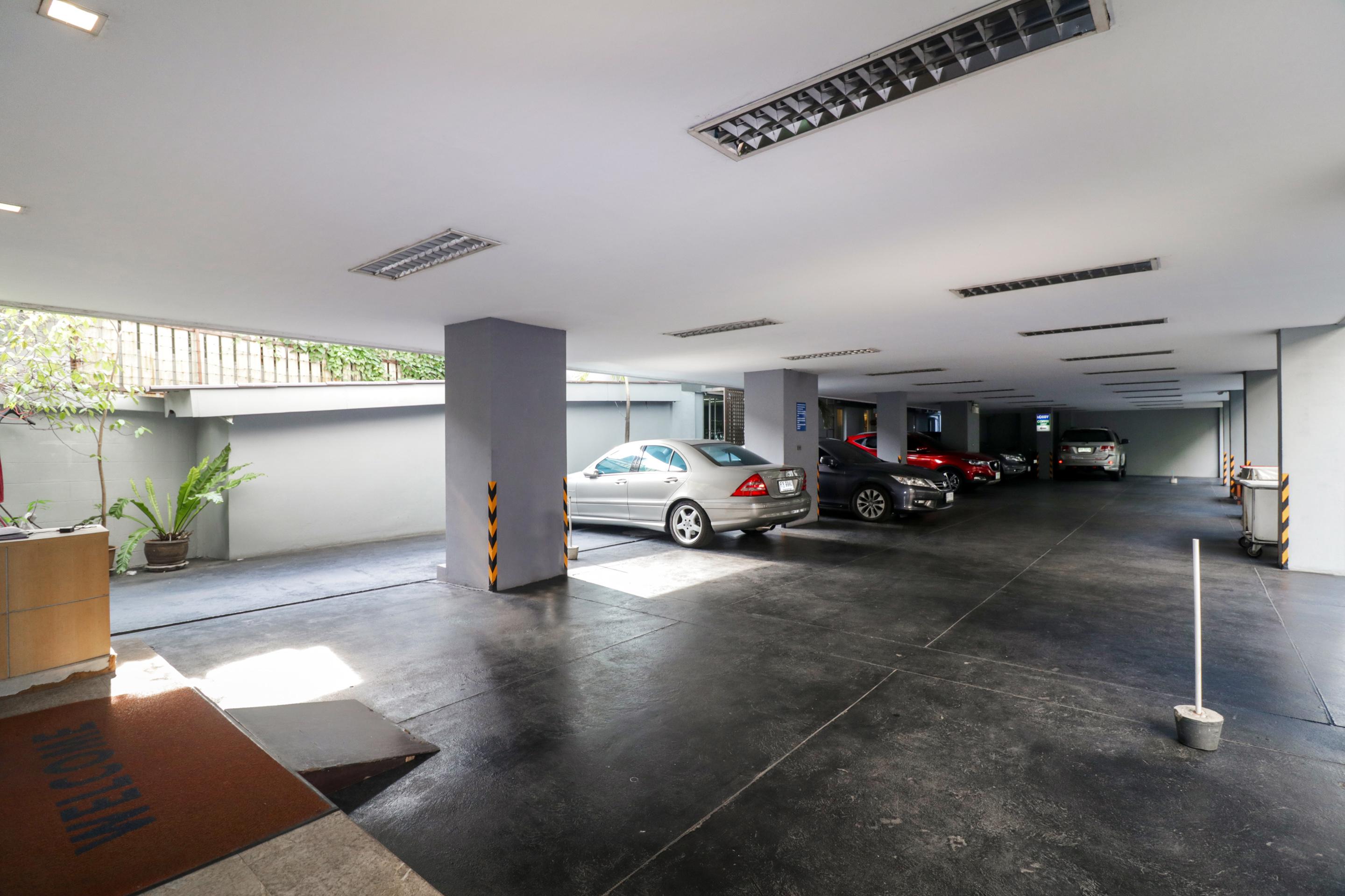 Bally Suite Sukhumvit Bangkok Exterior photo
