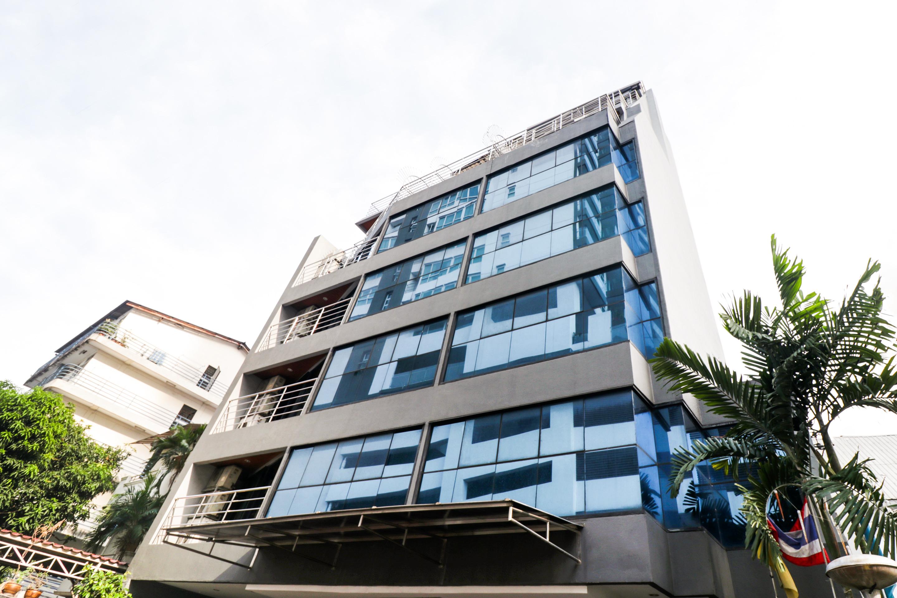 Bally Suite Sukhumvit Bangkok Exterior photo