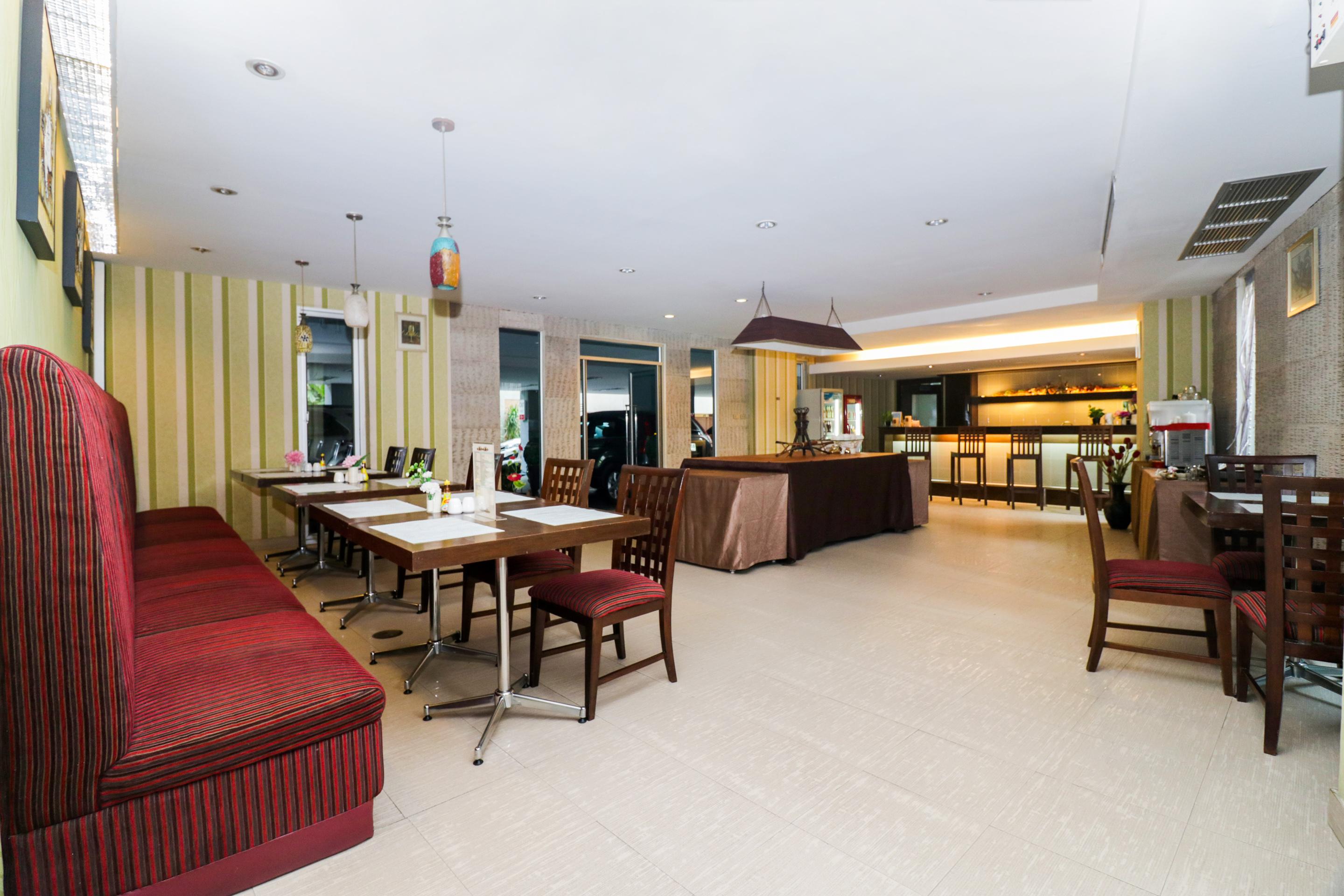 Bally Suite Sukhumvit Bangkok Exterior photo