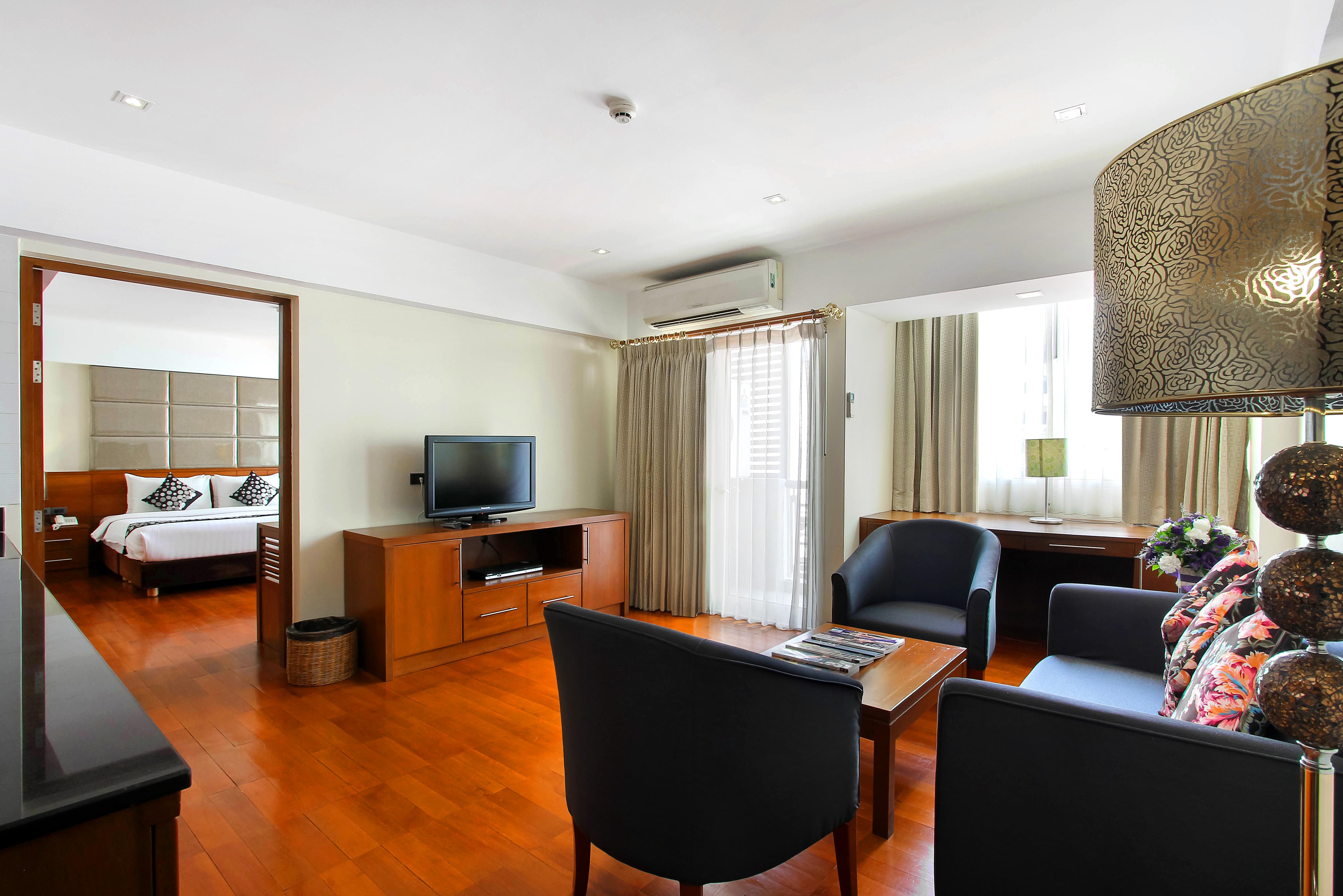 Bally Suite Sukhumvit Bangkok Exterior photo