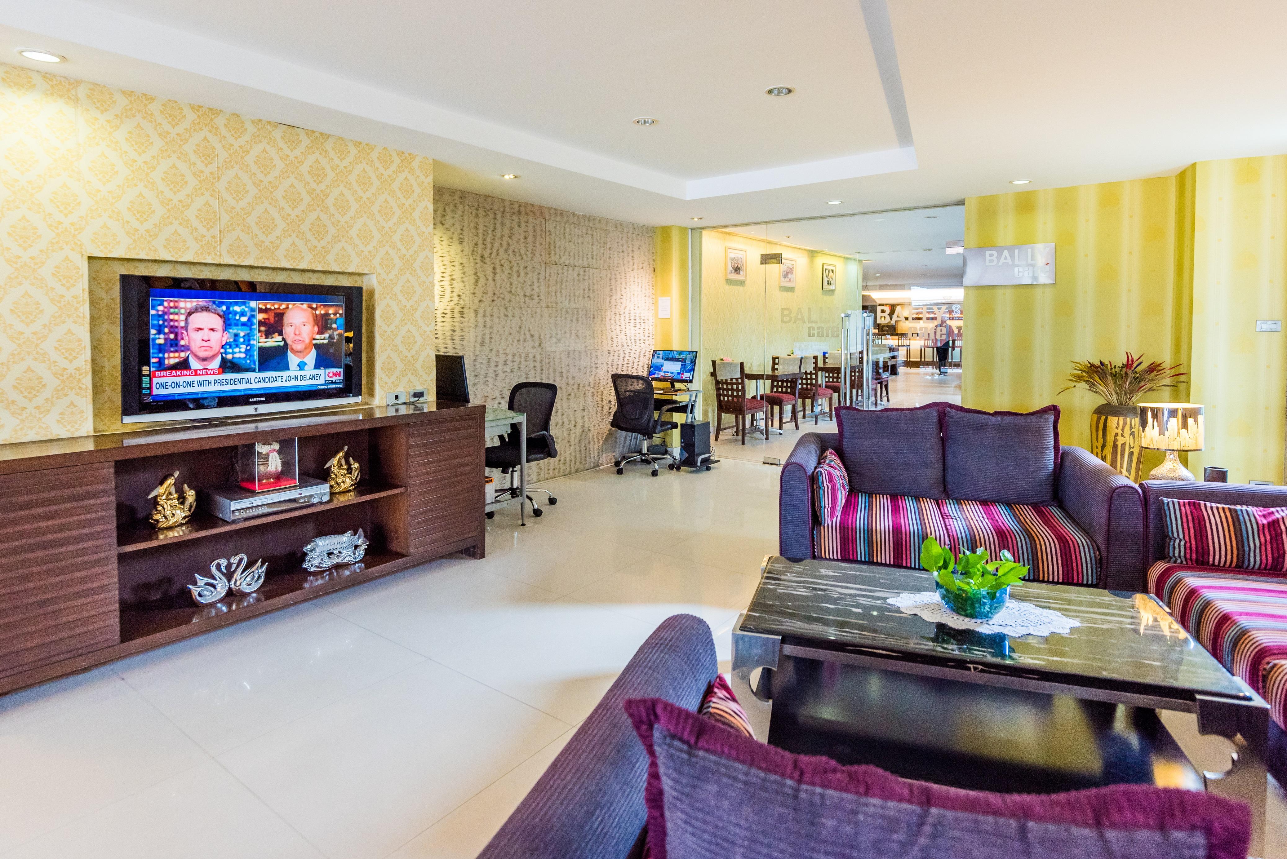 Bally Suite Sukhumvit Bangkok Exterior photo