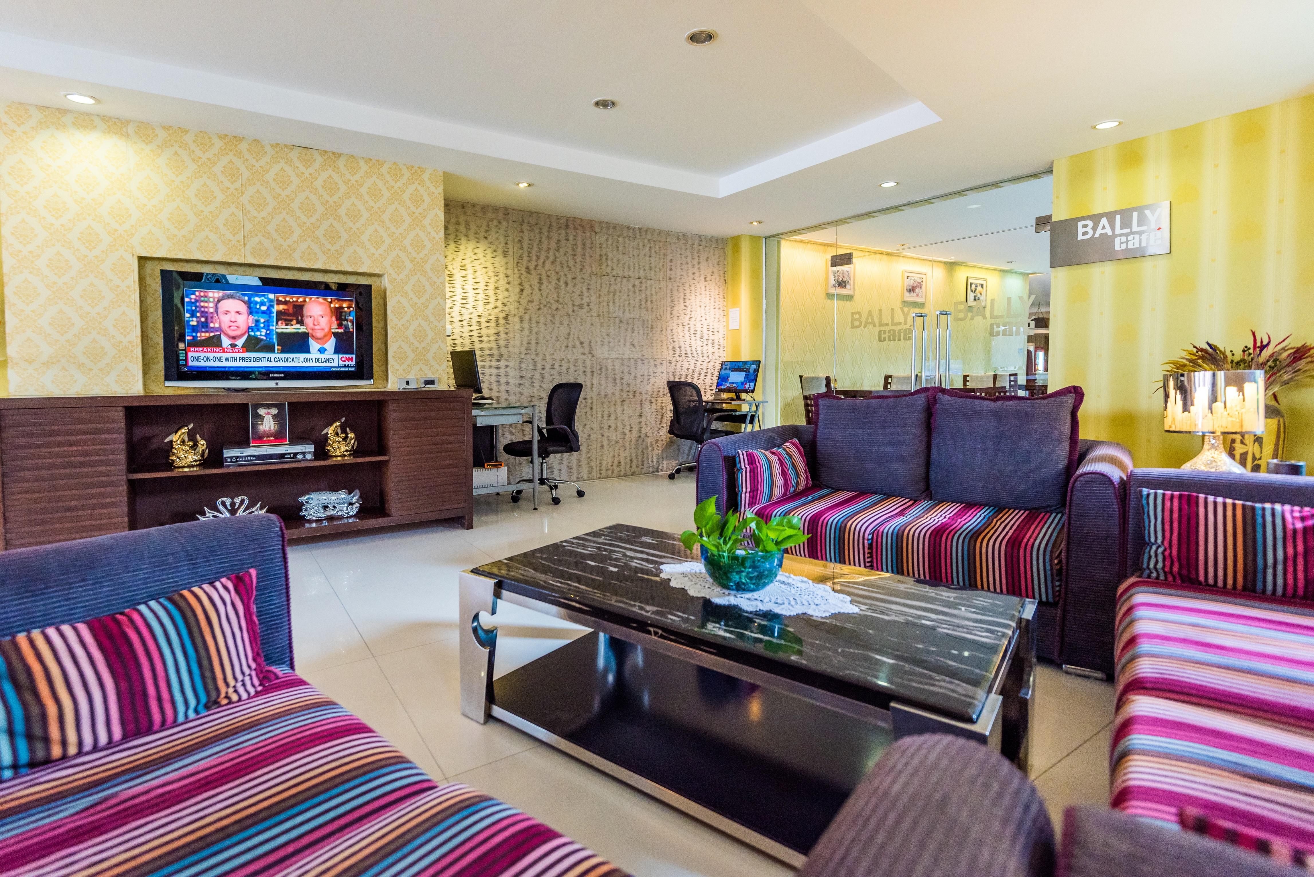 Bally Suite Sukhumvit Bangkok Exterior photo