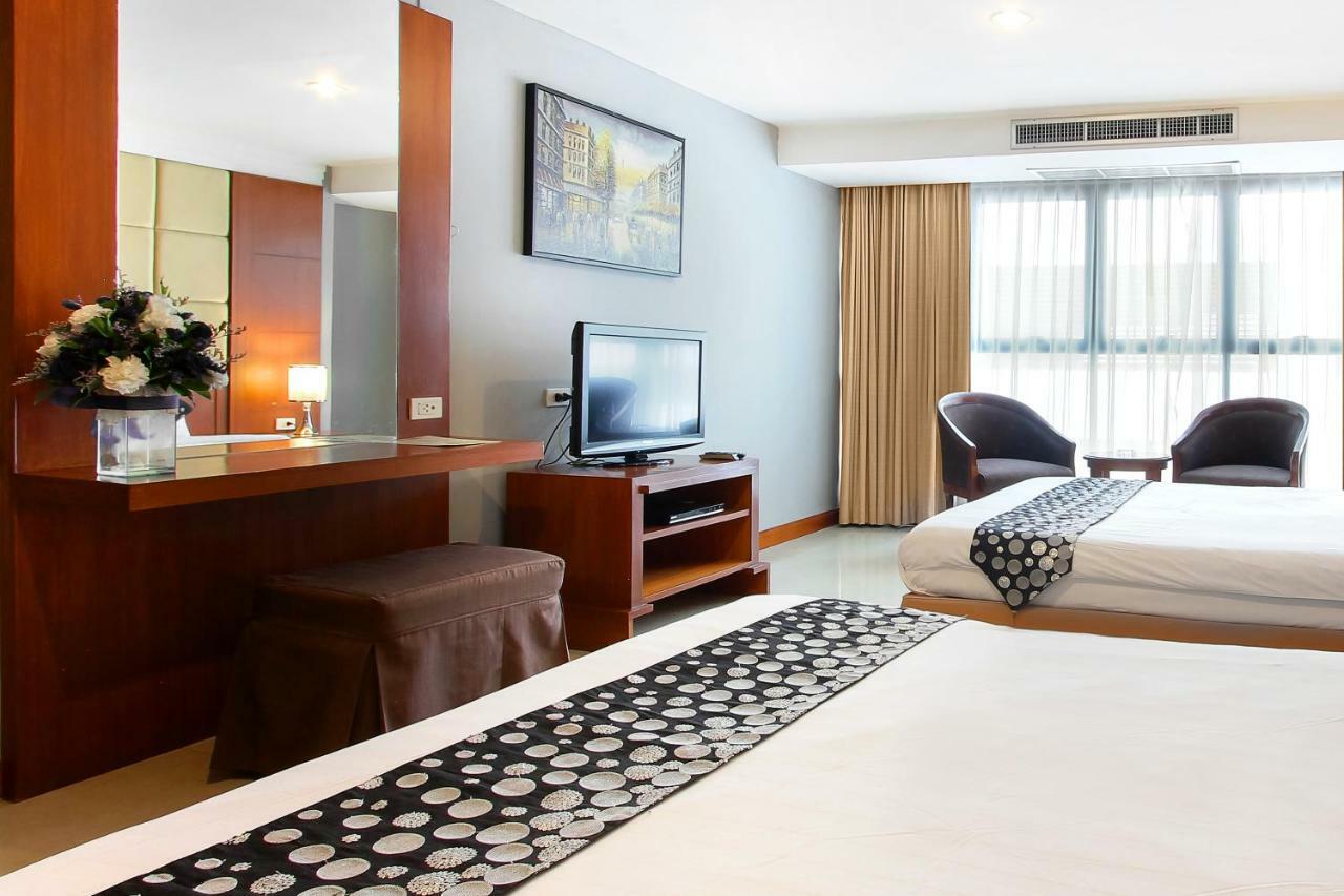 Bally Suite Sukhumvit Bangkok Exterior photo