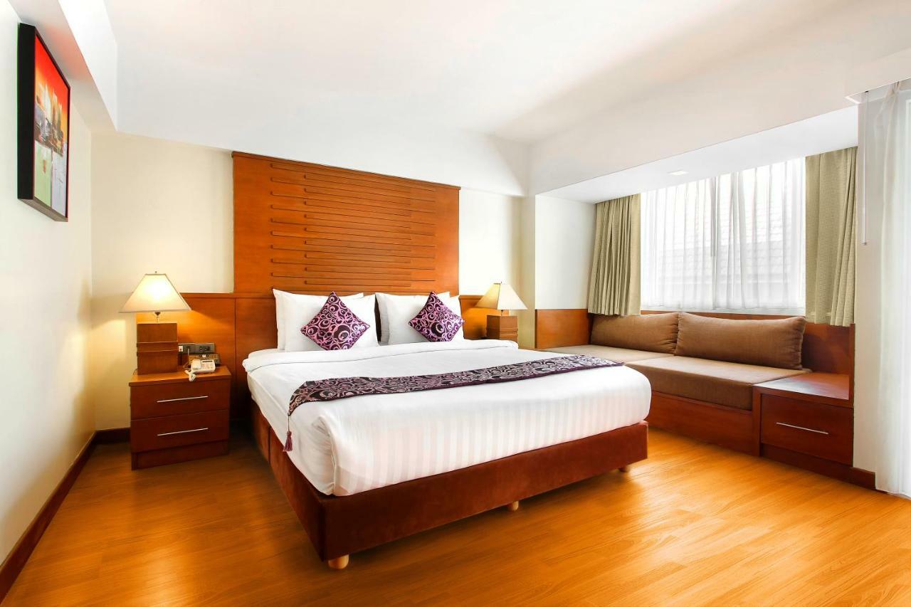 Bally Suite Sukhumvit Bangkok Exterior photo